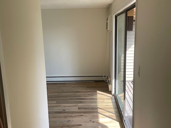 3rd image of 19 Parkside Ct APT 10