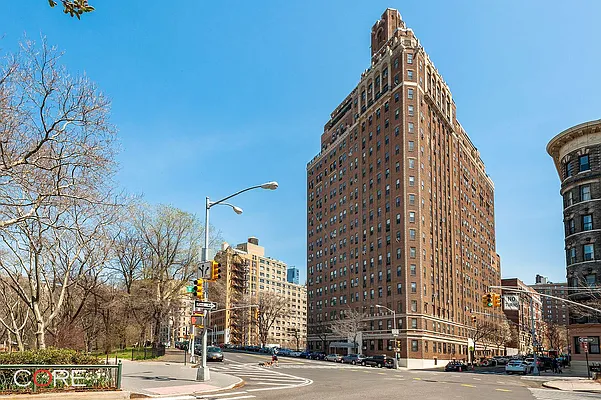 Rented by CORE | media 8