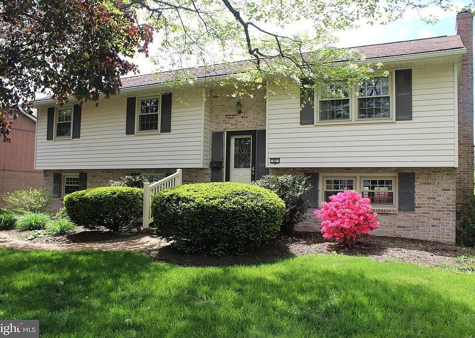 1st image of 42 Meadow View Dr