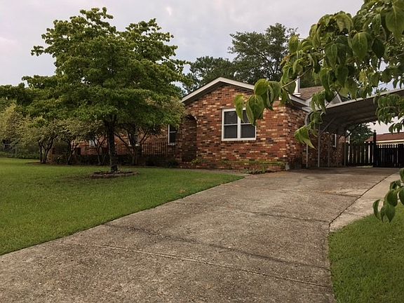 4th image of 215 Palmetto Dr