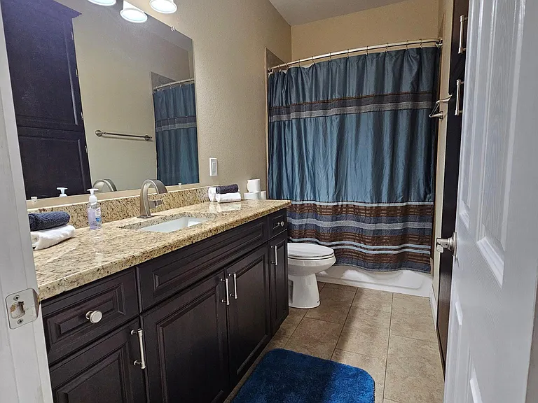 Bathroom 3 - linen closet