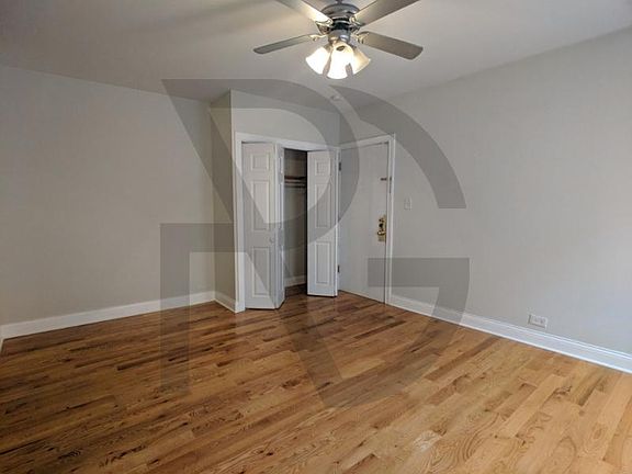 4th image of 817 W Cornelia Ave #207