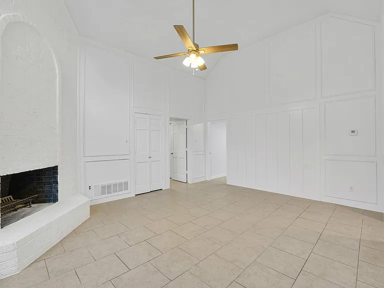 3057 Waterfront Cir — Photo 3