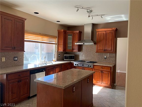 3rd image of 1528 Willowbark Ct