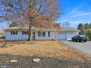 35 Hemlock Cir, Elizabethtown, PA 17022