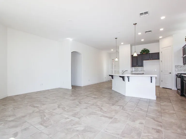 6188 E Oliver Ave — Photo 4