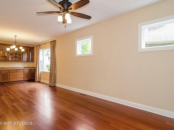 4th image of 2107 W Morse Ave