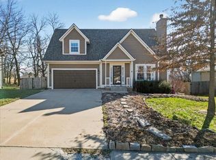 20493 W 221st St, Spring Hill, KS 66083