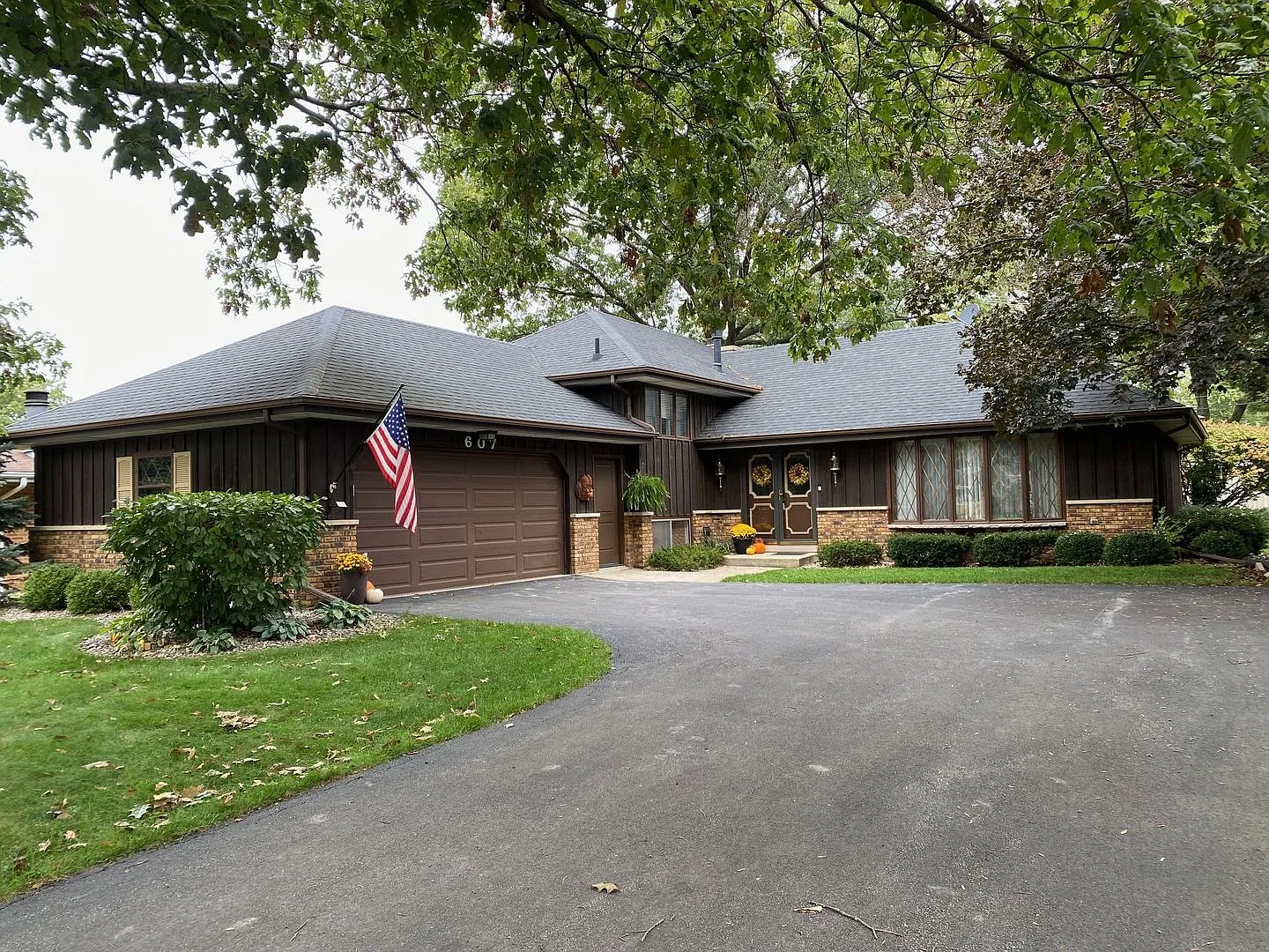 607 Meadow Ln photo 1