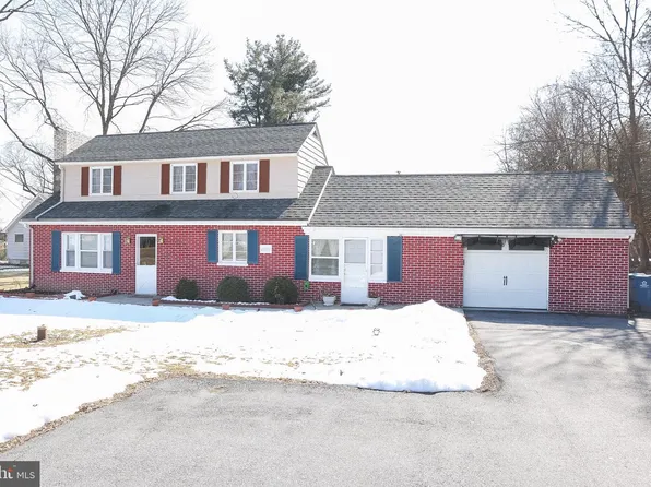 1024 E Lisburn Rd, Mechanicsburg, PA 17055