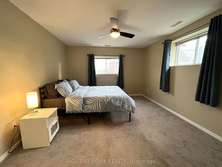 590 Arbour Cres — Photo 31