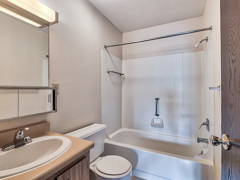 Wheeling Station Apartments — Photo 5