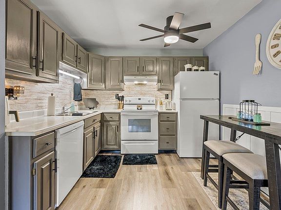 3rd image of 508 Commercial St APT E