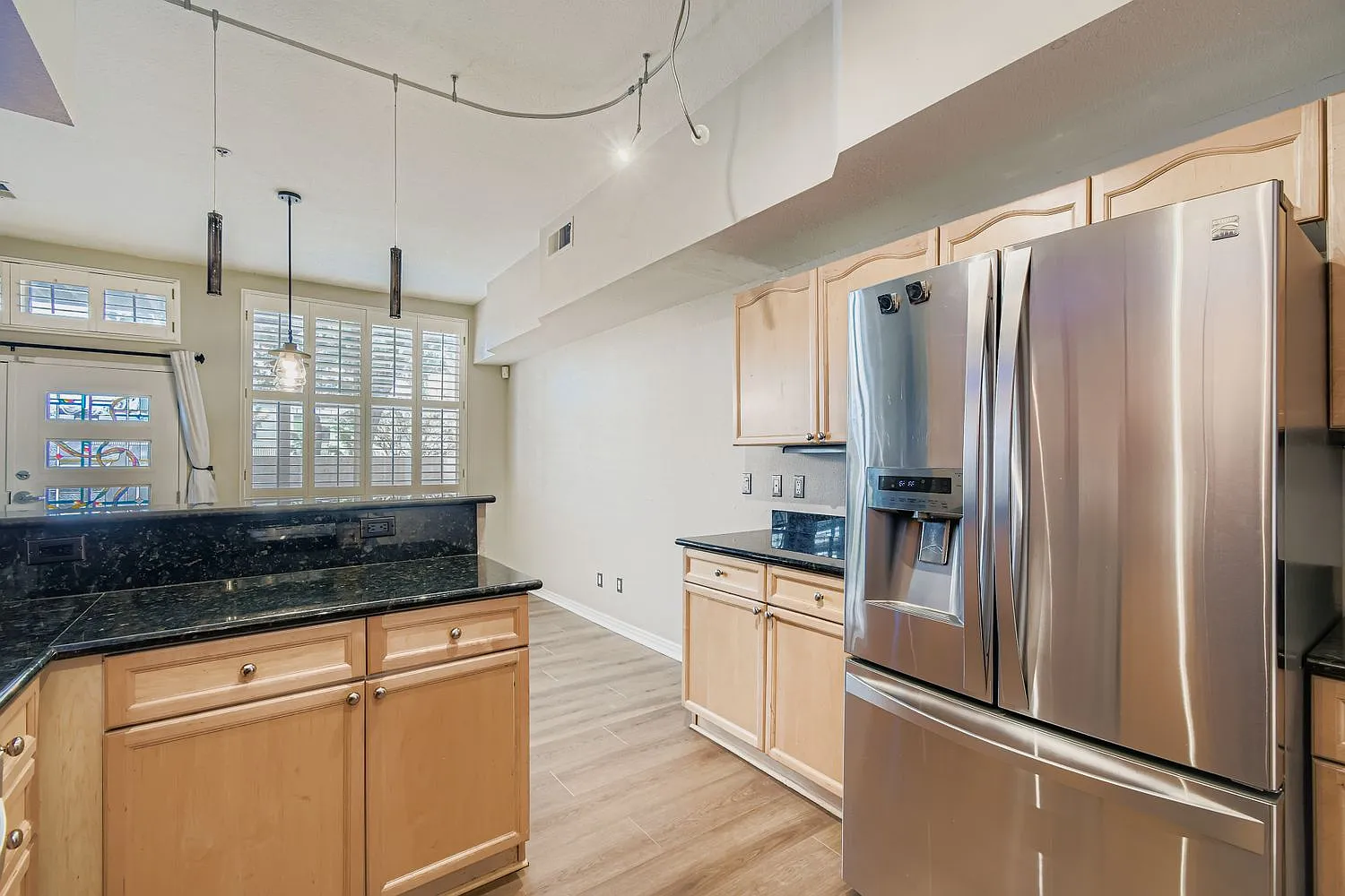 2 bed, 1295 sqft, $2,600 — Photo 4