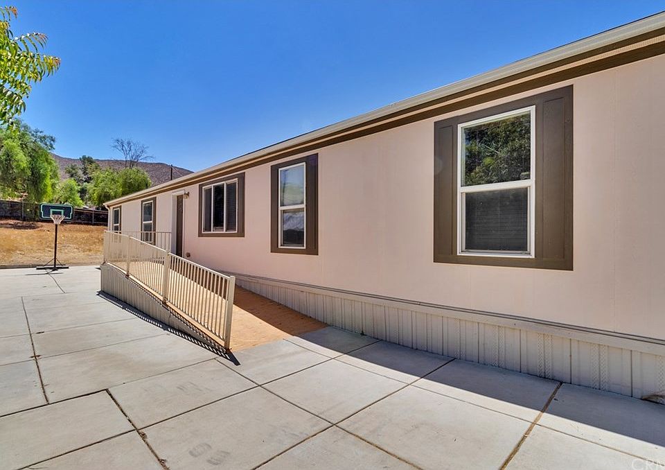 1st image of 31671 McWade Ave