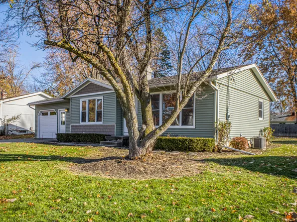 1760 Woodlawn Ave SE, Grand Rapids, MI 49506