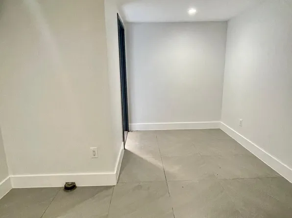 6 Saint Nichlas Avenue image 20 of 21