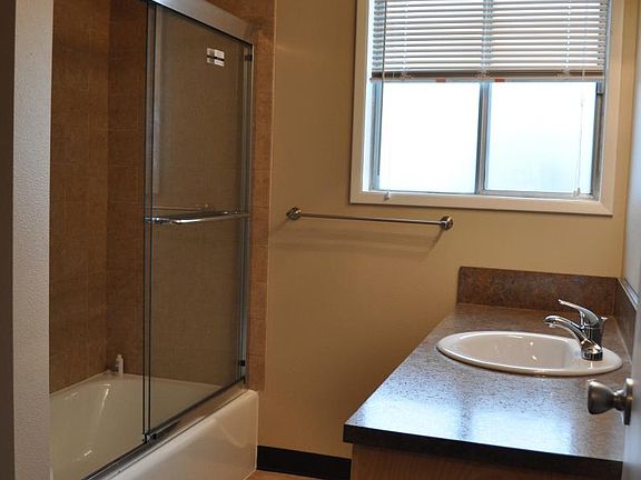 Upstairs Ful Bathroom