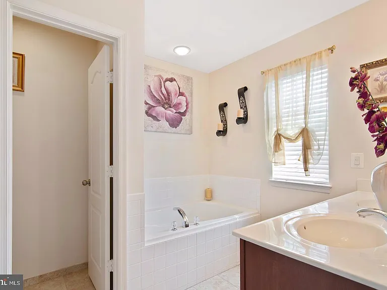 2613 Glenriver Way — Photo 8