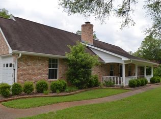 1060 Live Oak, Weimar, TX 78962