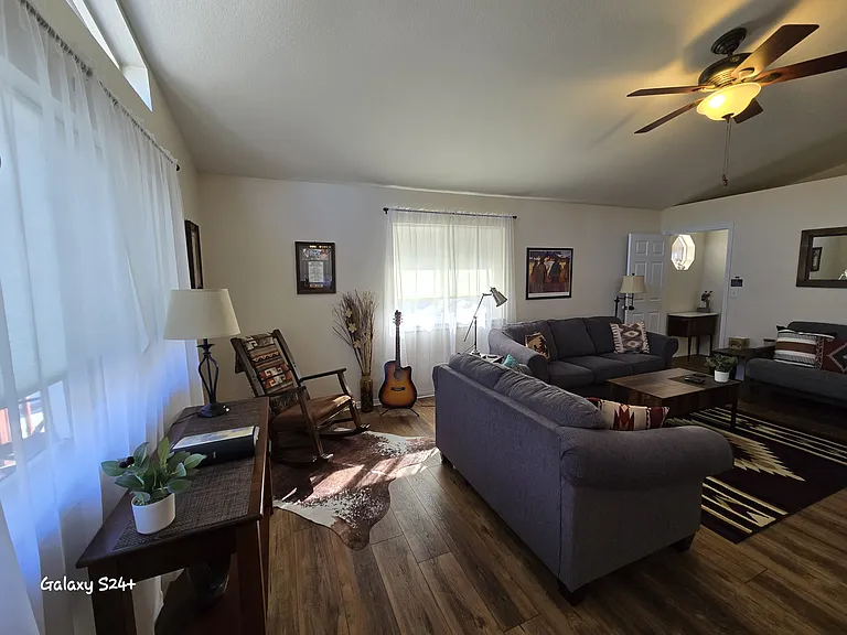 81 Loafers Ln — Photo 9