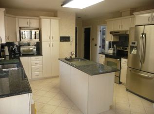 27 Alpine Estates Dr, Cranston, RI 02921