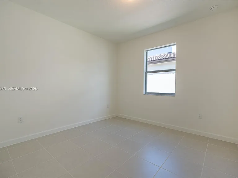 2485 SE 29th Dr — Photo 38
