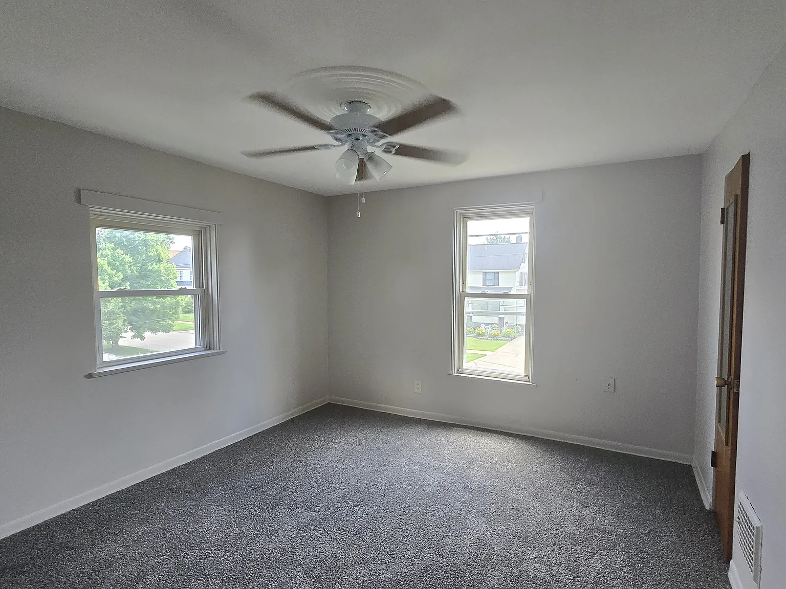 High Street Northeast 1113 - Upper — Photo 2