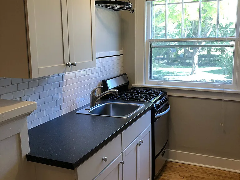 Ashland & Laurel Apartments — Photo 28