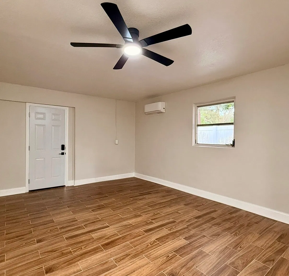 1 bed, 1000 sqft, $1,200 — Photo 3