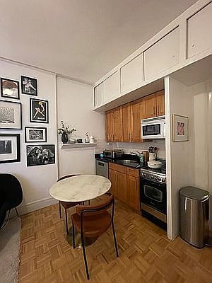2nd image of 150 W 72nd St #5B