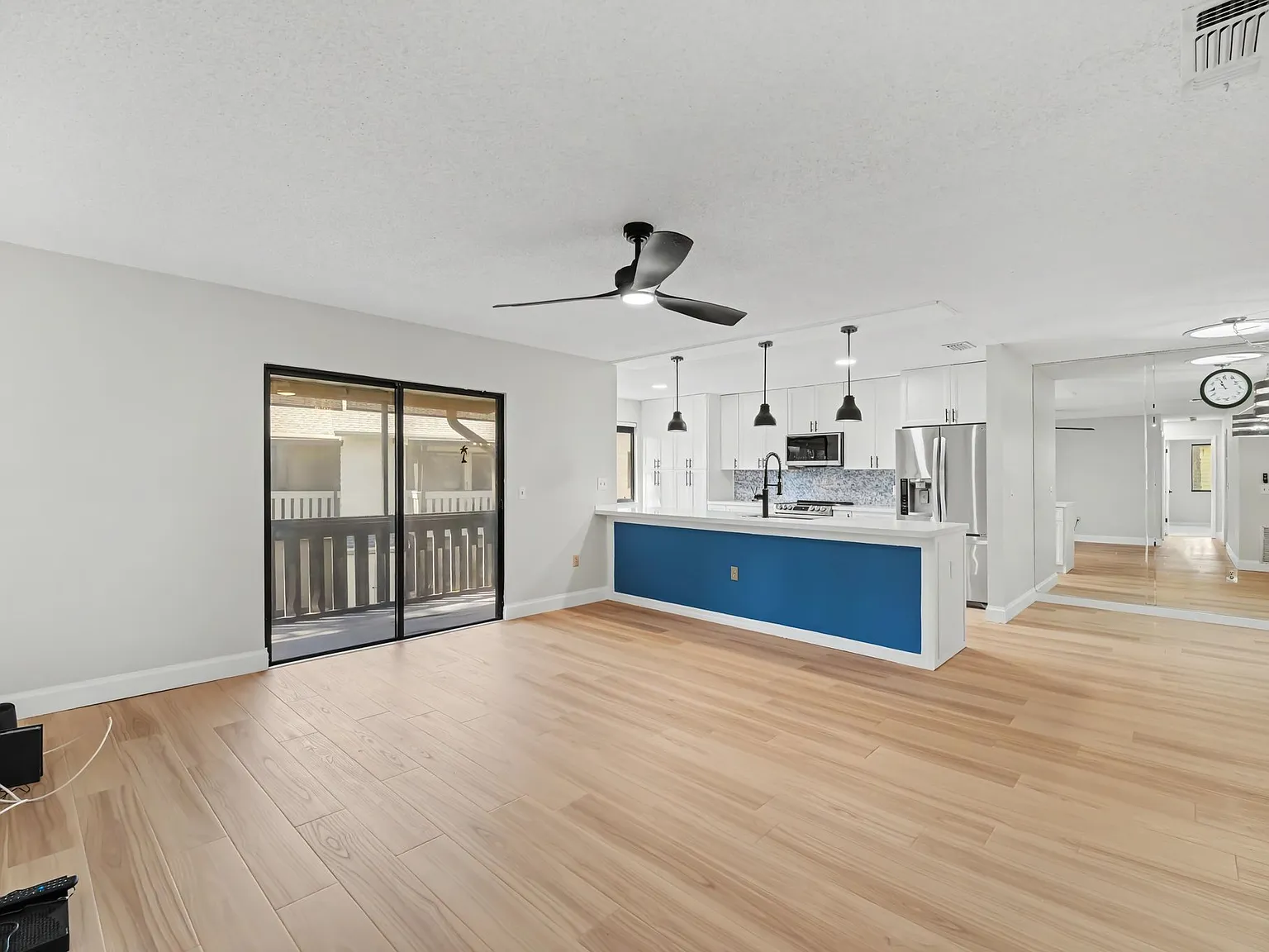 9000 York Ln — Photo 2