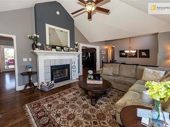 5th image of 1325 SE Dalton Dr