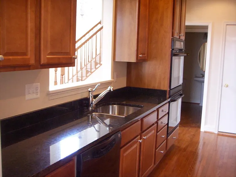 Kitchencabinets side 2