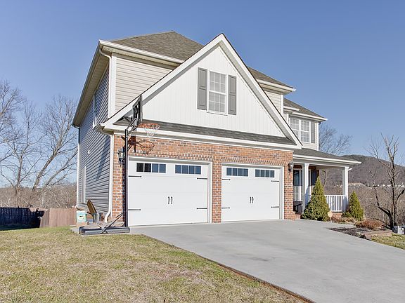 2nd image of 4913 Summerville Ln