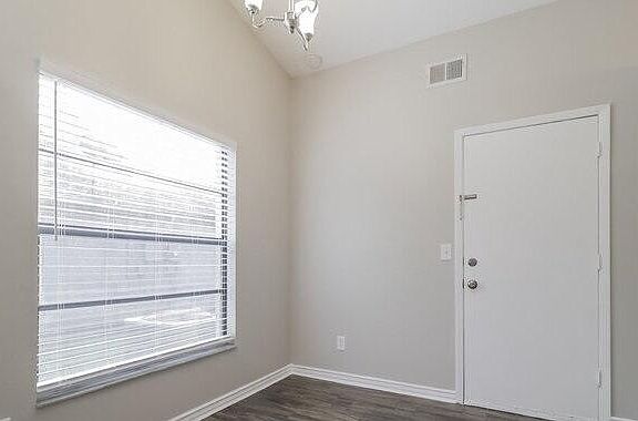 4th image of 10244 Comfort Cir