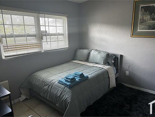 5th image of 911 26th Street Ct E #A