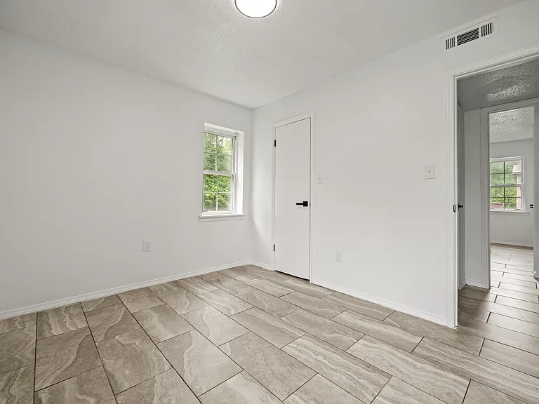 849 Elm St — Photo 42