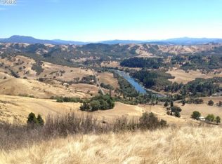 12475 N Bank Rd, Roseburg, OR 97470