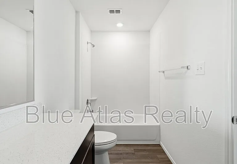 510 Olmstead Dr — Photo 16