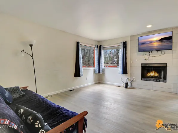 2940 Sun Spot Cir, Anchorage, AK 99507