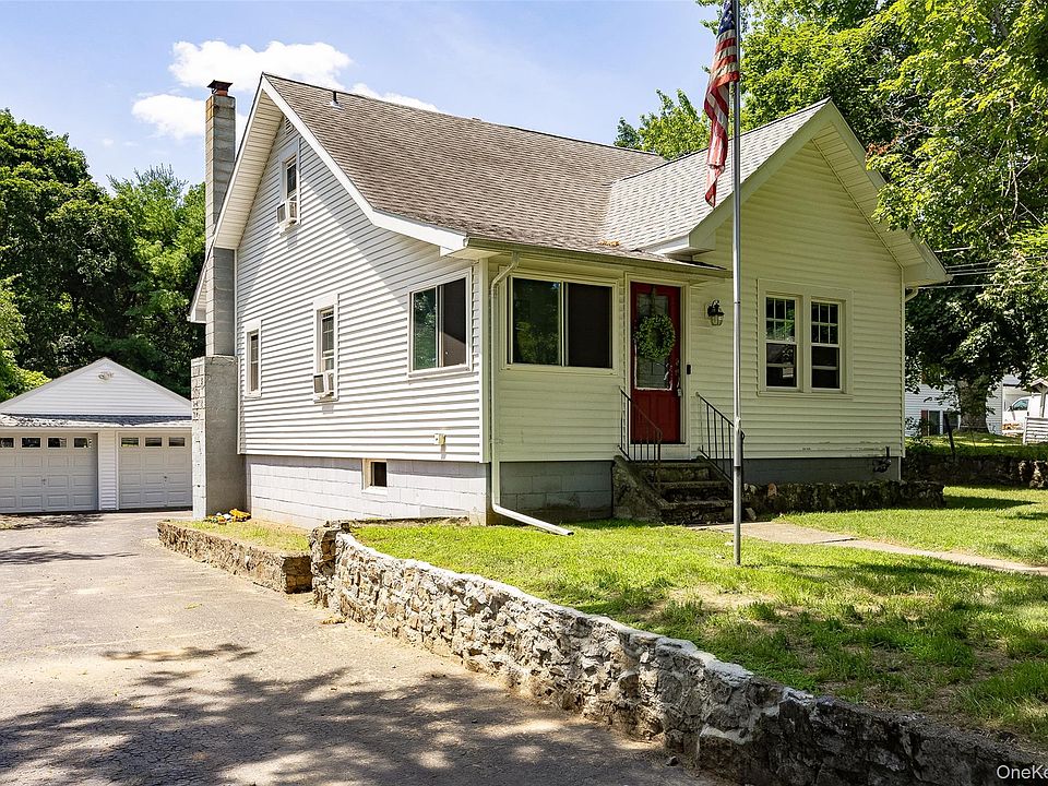 1st image of 17 Townsend Boulevard