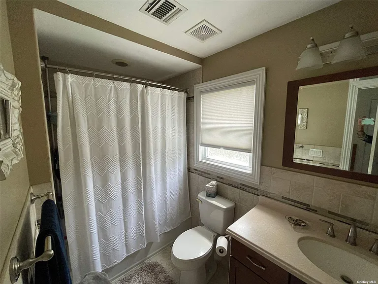 11 Charlotte Pl — Photo 28
