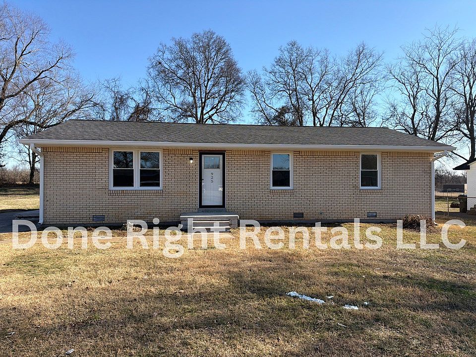1st image of 925 Rose Dr