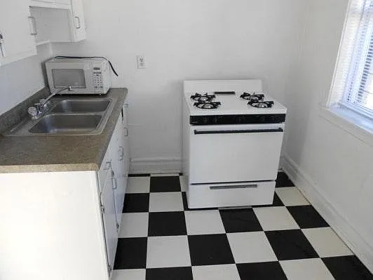 1228 W Winnemac Ave #1 — Photo 5
