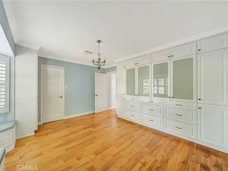 22907 Leonora Dr — Photo 20