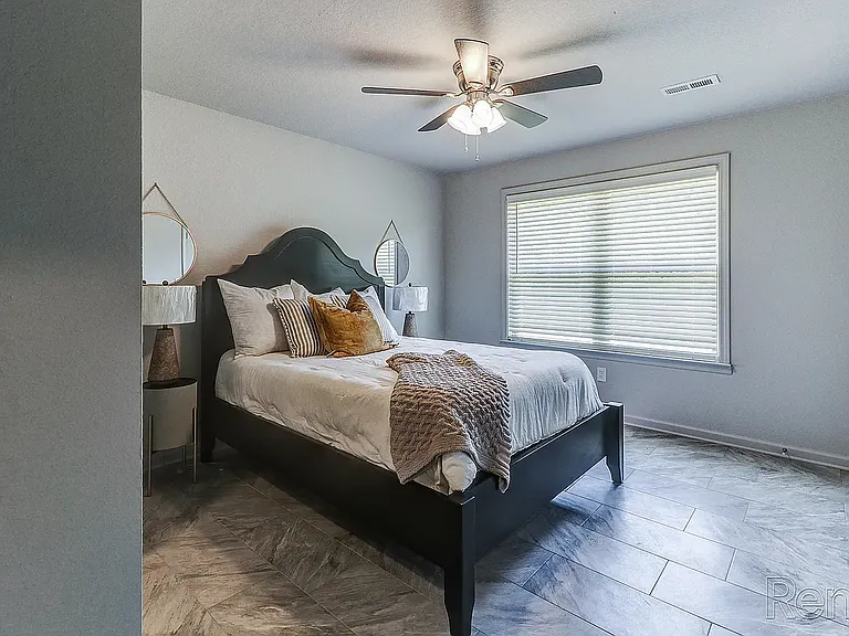Pine Ridge Luxury Apartments — Photo 3