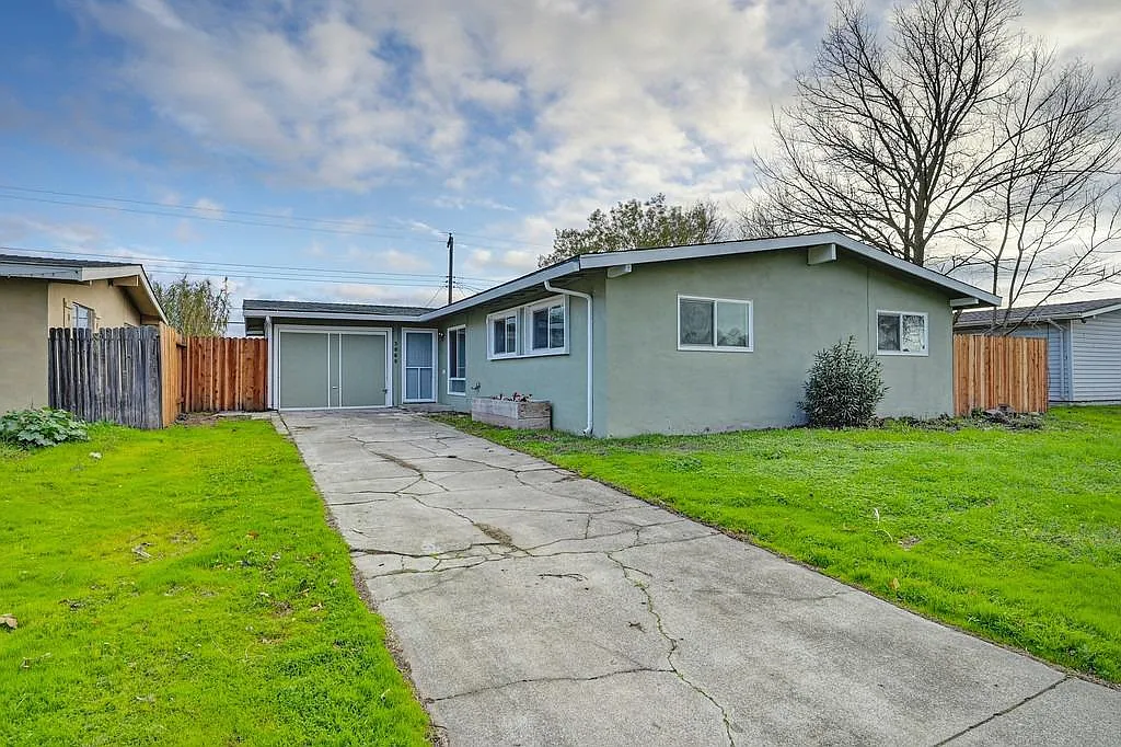 3808 Floral Dr photo 1