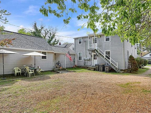 3rd image of 109 Washington St APT 4