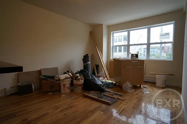 Rented by EXR | media 27